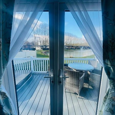 יורק The Poplars Lodge With Hot Tub מראה חיצוני תמונה